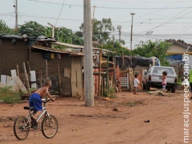 Em MS, 12 mil famílias deixaram de receber dinheiro de programa social Em MS, 12 mil famílias deixaram de receber dinheiro de programa social