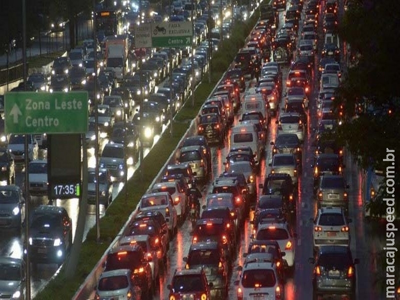Entenda o que muda com a regulamentação dos aplicativos de transporte no Brasil