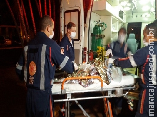 Homem é baleado na cabeça em frente de casa em Dourados
