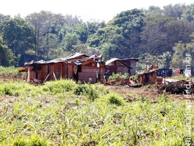 Juiz federal determina despejo em área invadida por índios há sete anos Juiz federal determina despejo em área invadida por índios há sete anos