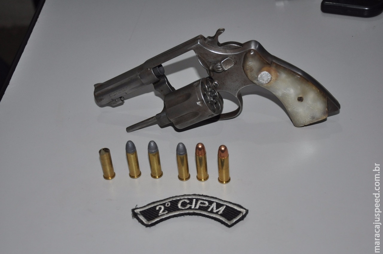 Maracaju: Homem é preso por porte ilegal de arma de fogo de uso permitido no Bairro Paraguai Maracaju: Homem é preso por porte ilegal de arma de fogo de uso permitido no Bairro Paraguai