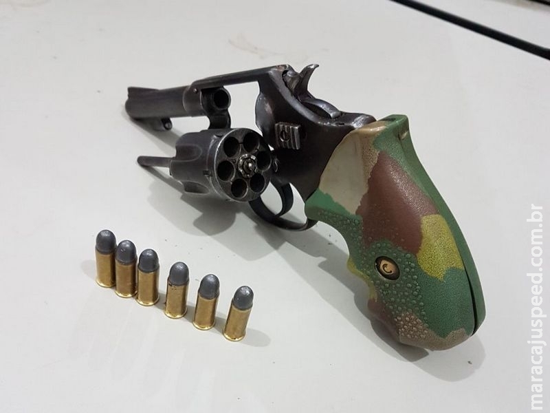 Maracaju: PM prende homem em flagrante por porte ilegal de arma de fogo de uso permitido Maracaju: PM prende homem em flagrante por porte ilegal de arma de fogo de uso permitido