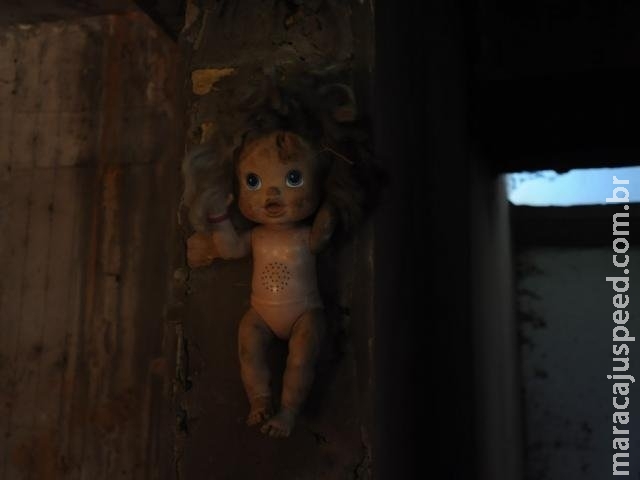 Na "Capital fantasma", há obras paradas e prédios abandonados Na "Capital fantasma", há obras paradas e prédios abandonados