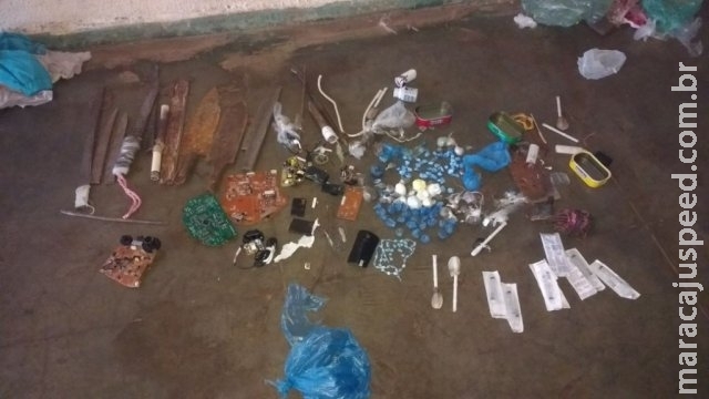 Presos fizeram barricada e atacaram com pedras e facas, dizem PM´s