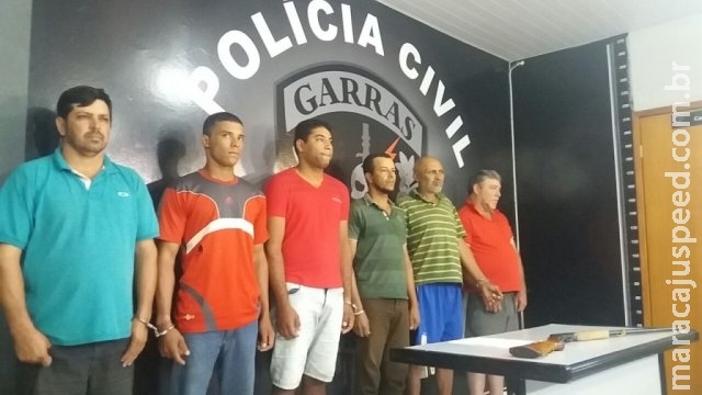 Quadrilha é presa em flagrante ao deixar fazenda com gado furtado