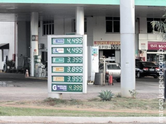 Após acordo com Procon, ainda tem gasolina vendida a R$ 4,49 na Capital Após acordo com Procon, ainda tem gasolina vendida a R$ 4,49 na Capital
