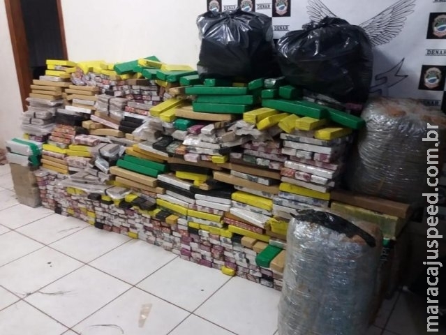 Após capotagem, 2 são presos com 1 tonelada de droga, pistola e munições