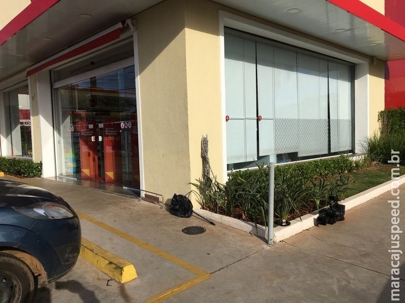 Bandido rende funcionários e clientes de farmácia de MS e rouba dinheiro