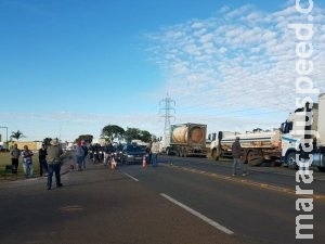 Bloqueio no anel viário de Campo Grande já passa de 24 horas Bloqueio no anel viário de Campo Grande já passa de 24 horas