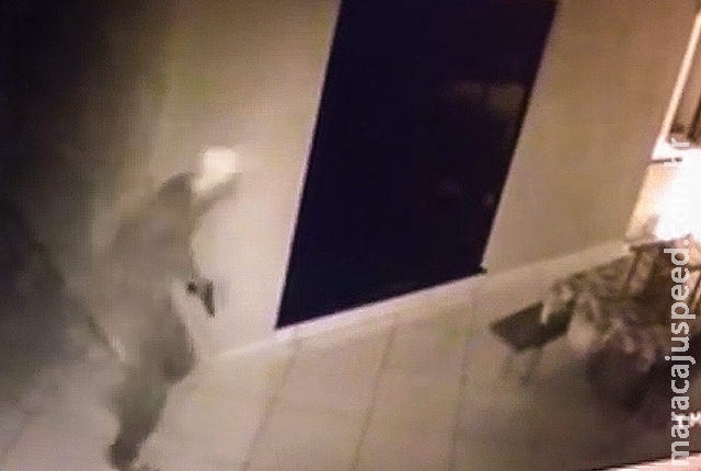 Casal e filho de cinco anos ficam reféns de bandidos armados