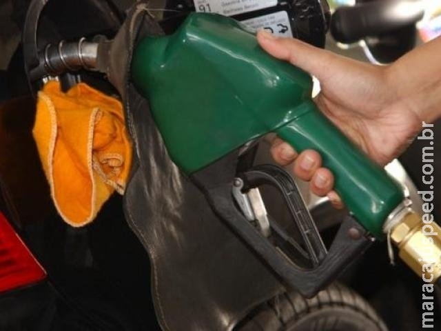 Consumidor muda hábitos e venda de gasolina é a menor em 49 meses Consumidor muda hábitos e venda de gasolina é a menor em 49 meses
