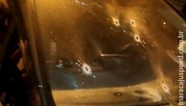Delegado aposentado é baleado com a filha no Rio Delegado aposentado é baleado com a filha no Rio