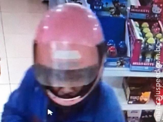 Dupla de capacete, rende funcionária e foge levando R$ 2 mil de farmácia Dupla de capacete, rende funcionária e foge levando R$ 2 mil de farmácia