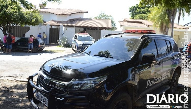 Empresário é executado com nove tiros na frente da família e funcionários Empresário é executado com nove tiros na frente da família e funcionários