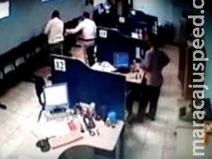 Fazendeiro que matou advogado em cartório é absolvido 8 anos após crime Fazendeiro que matou advogado em cartório é absolvido 8 anos após crime