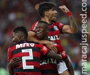 Flamengo e River Plate duelam pela primeira posição do grupo Flamengo e River Plate duelam pela primeira posição do grupo