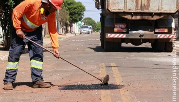 Governo e Prefeitura de Campo Grande negociam mais R$ 7 milhões para tapa-buraco Governo e Prefeitura de Campo Grande negociam mais R$ 7 milhões para tapa-buraco