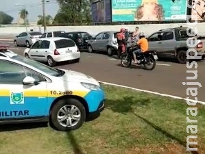 Grávida de nove meses fica ferida em acidente envolvendo 5 carros