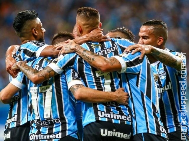 Grêmio goleia Cerro Porteño em 5 a 0 e assume a liderança do grupo 1