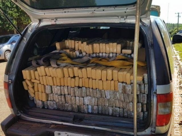 Jovens são presos na MS-384 enquanto traziam 1 t de maconha para a Capital Jovens são presos na MS-384 enquanto traziam 1 t de maconha para a Capital