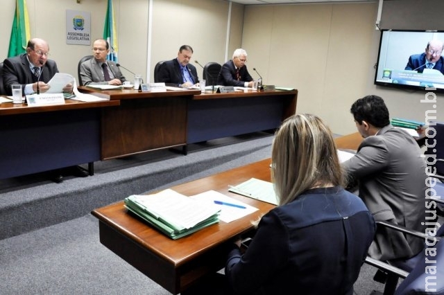 Lei sobre cadastro de pedófilos volta para análise da Assembleia Lei sobre cadastro de pedófilos volta para análise da Assembleia