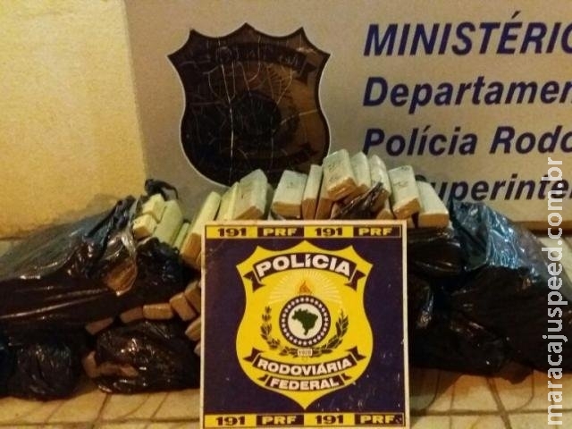 Mãe e filho são presos com 126 kg de maconha na BR-158 Mãe e filho são presos com 126 kg de maconha na BR-158