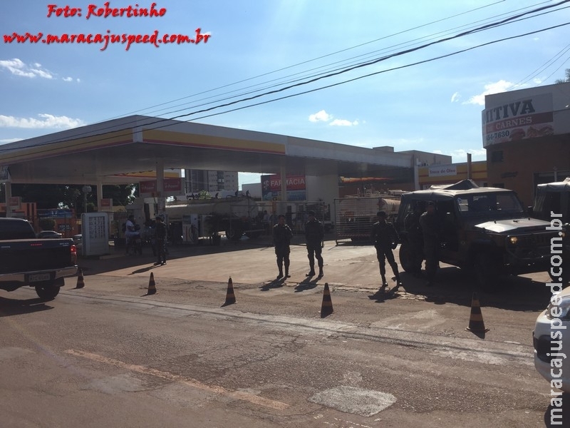 Mais combustíveis chegam em Maracaju escoltados pelo Exército Mais combustíveis chegam em Maracaju escoltados pelo Exército