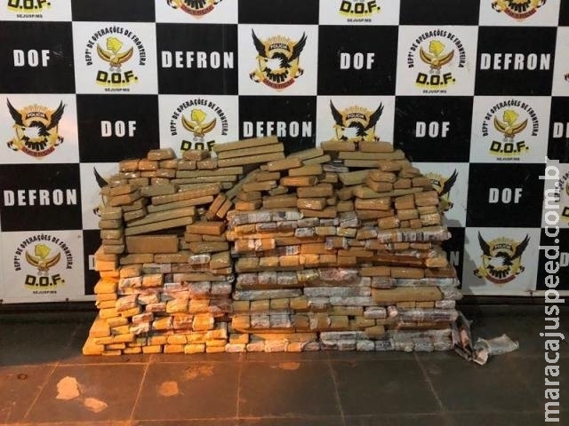 Motorista é preso transportando 240 kg de maconha em Fiat Weekend