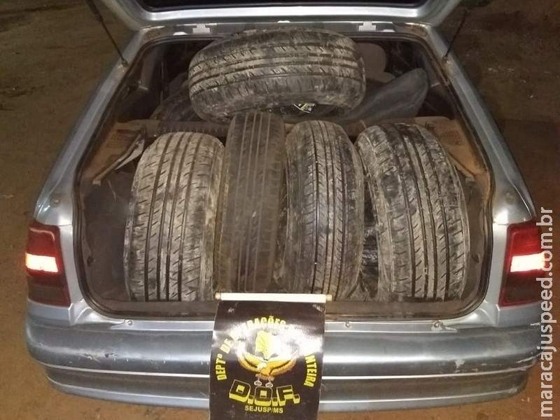 Polícia apreende carro lotado de pneus contrabandeados que seriam revendidos em Campo Grande