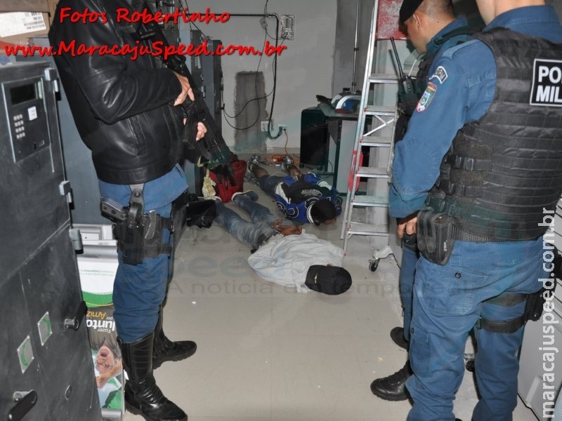 Polícia Militar prende ladrões de banco já no interior de agência bancária em Maracaju Polícia Militar prende ladrões de banco já no interior de agência bancária em Maracaju