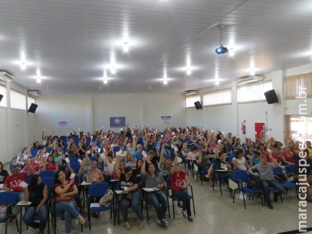 Professores rejeitam proposta da prefeitura e cobram piso nacional Professores rejeitam proposta da prefeitura e cobram piso nacional