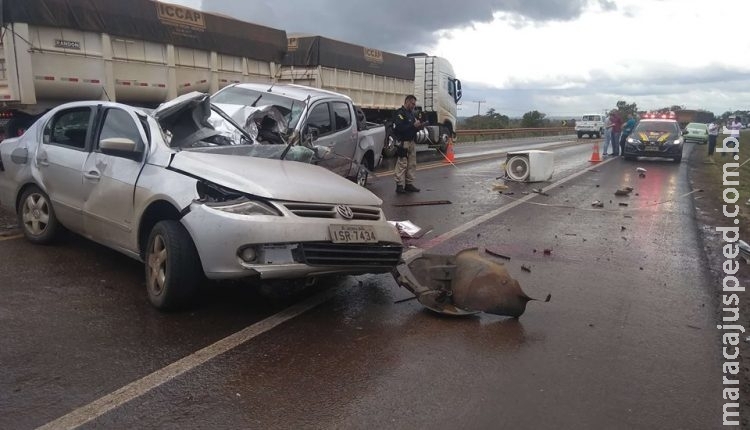 AGORA: acidente na BR-163 entre dois carros acaba com motorista morto AGORA: acidente na BR-163 entre dois carros acaba com motorista morto
