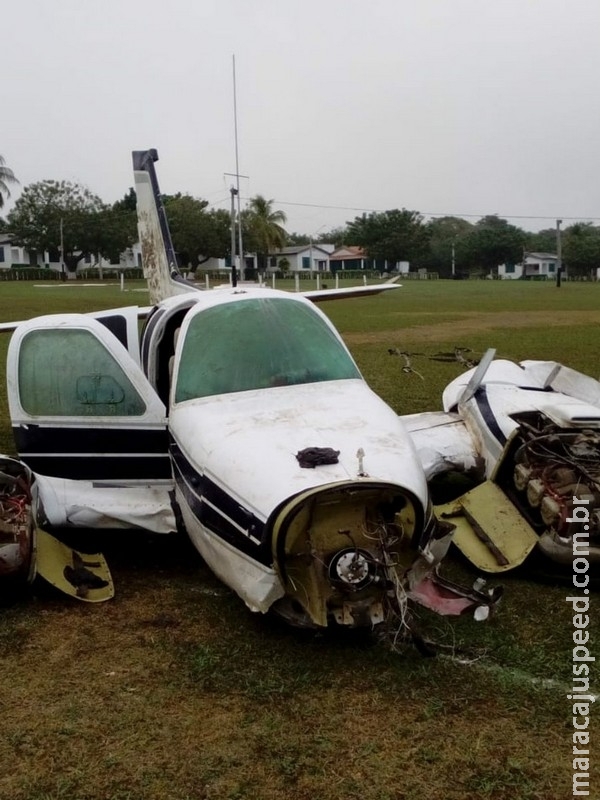 Avião interceptado pela FAB é retirado de lagoa no Pantanal e PF encontra dentro mais 60 kg de cocaína