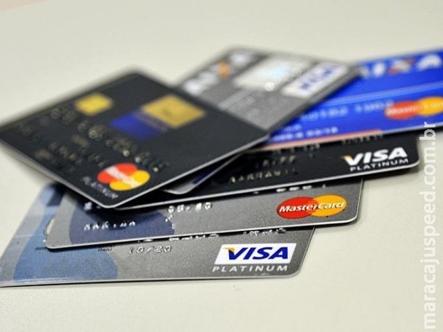 Devedor no rotativo do cartão pagará taxa igual a de cliente regular Devedor no rotativo do cartão pagará taxa igual a de cliente regular