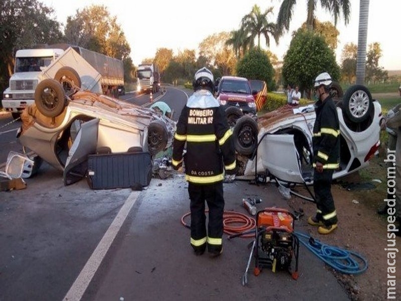 Dois morrem após colisão frontal e explosão de veículos na BR-262