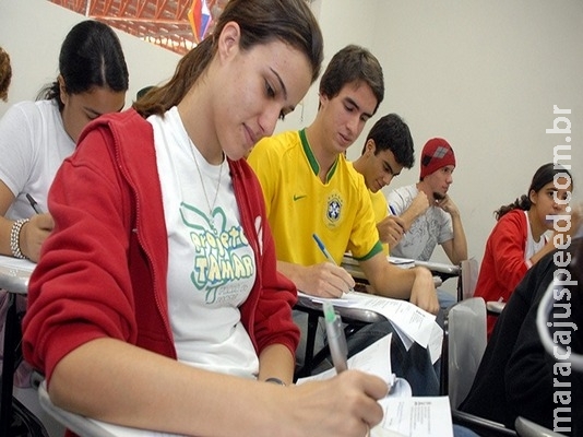 Estudantes inadimplentes poderão renegociar as dívidas com o Fies a partir do segundo semestre Estudantes inadimplentes poderão renegociar as dívidas com o Fies a partir do segundo semestre