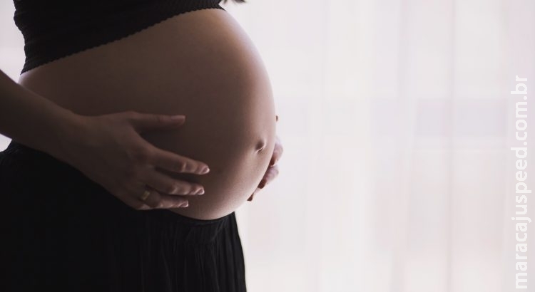 Gestante fica 7 dias com bebê morto na barriga e descobre só no parto Gestante fica 7 dias com bebê morto na barriga e descobre só no parto