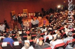 Governo distribui 80 mil cobertores para todas as cidades de MS Governo distribui 80 mil cobertores para todas as cidades de MS