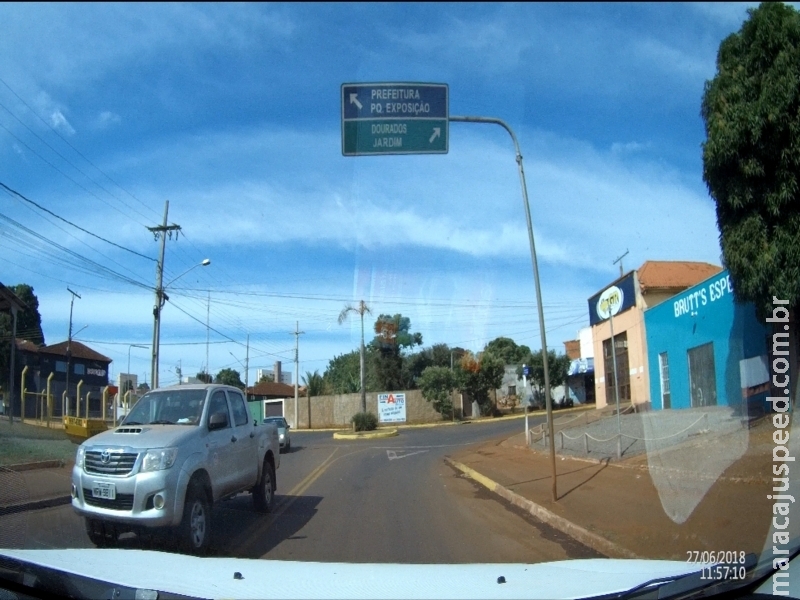 Maracaju: Comportamento irresponsável e perigoso de condutor de caminhonete é filmado por cidadão