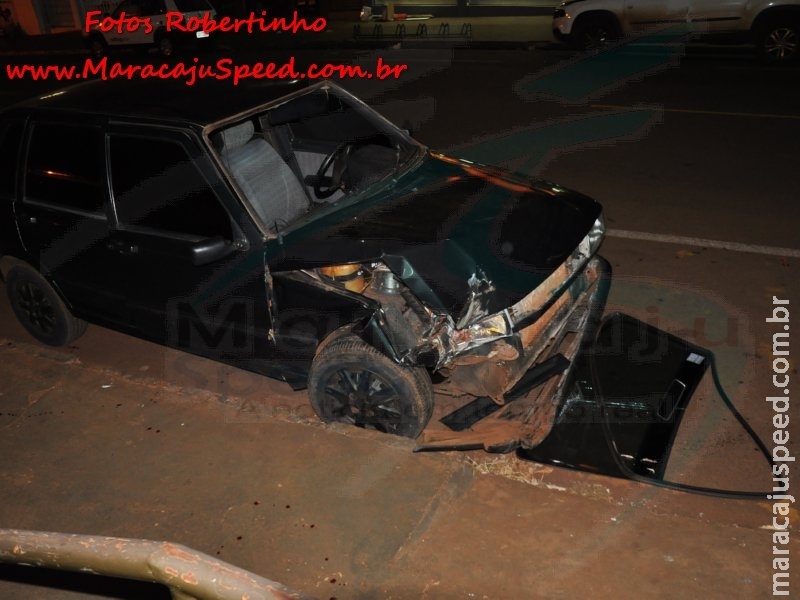 Maracaju: Condutor aparentemente embriagado de veículo, colidi com árvore na Rua Dracena Maracaju: Condutor aparentemente embriagado de veículo, colidi com árvore na Rua Dracena