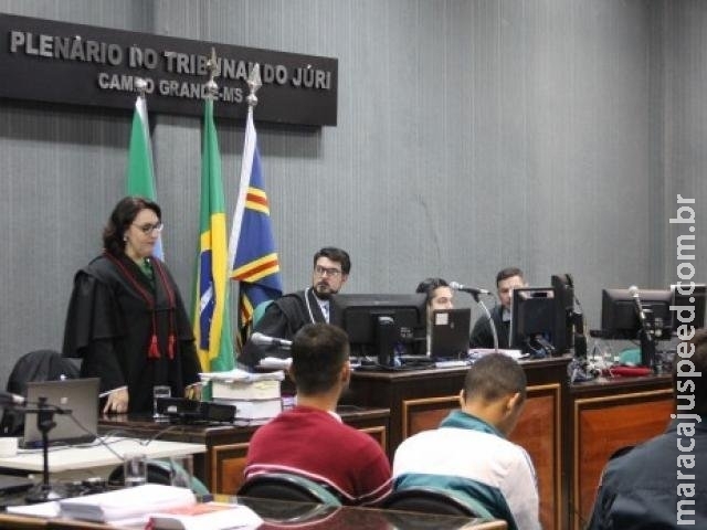 Pai e filho são condenados a 9 anos de prisão por atropelamento de policial Pai e filho são condenados a 9 anos de prisão por atropelamento de policial