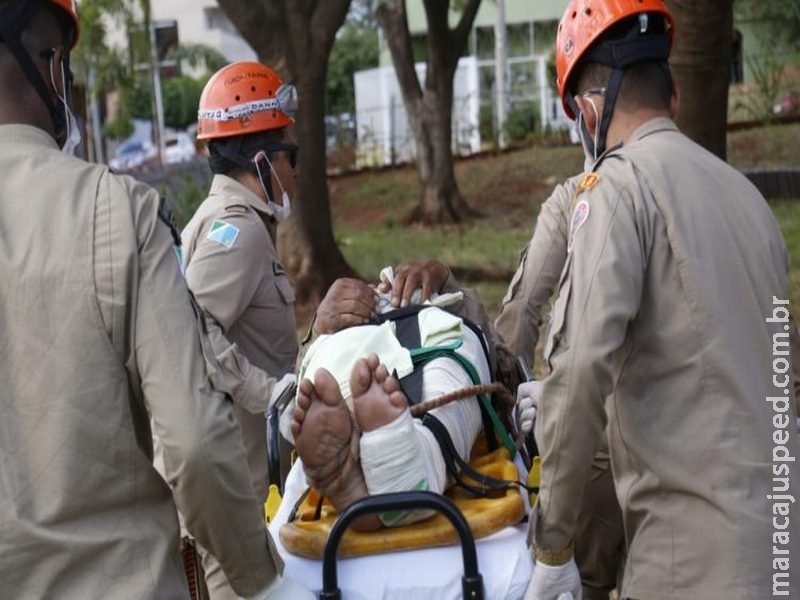 Peão atacado por touro passou por cirurgia e não corre risco de morte Peão atacado por touro passou por cirurgia e não corre risco de morte