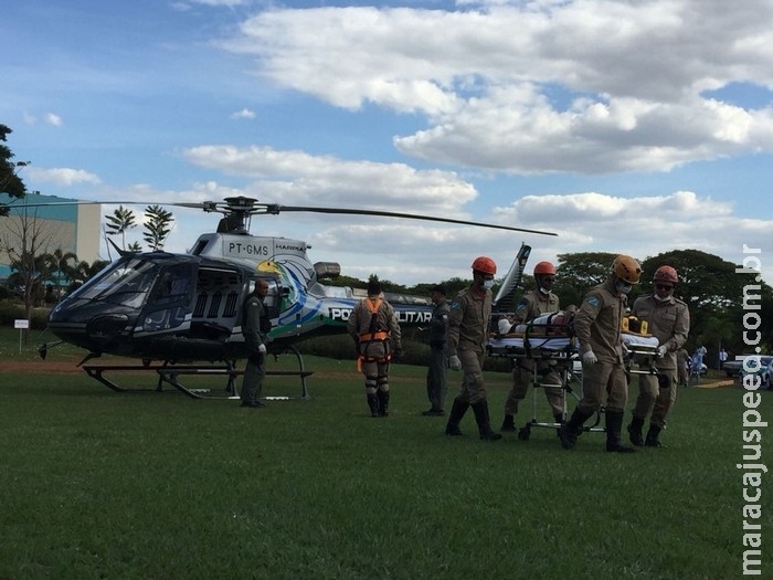 Peão é ferido por um touro no Pantanal, quebra o fêmur e é levado de helicóptero para Santa Casa