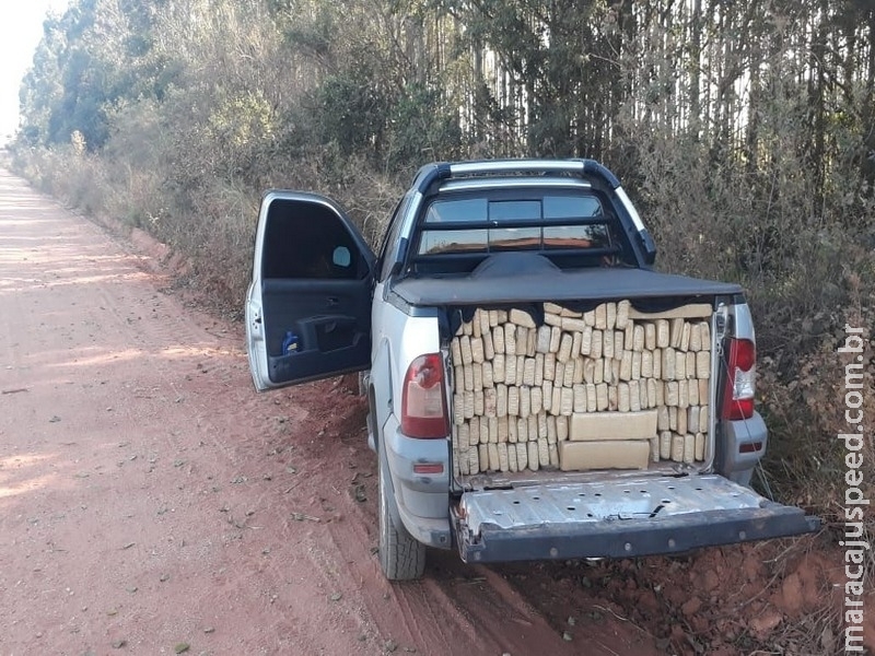 Polícia apreende veículo com mais de 1t de droga Polícia apreende veículo com mais de 1t de droga