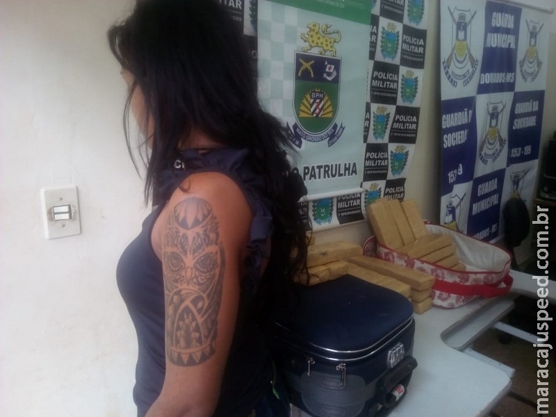 Polícia prende mulher com 21 tabletes de maconha em Dourados