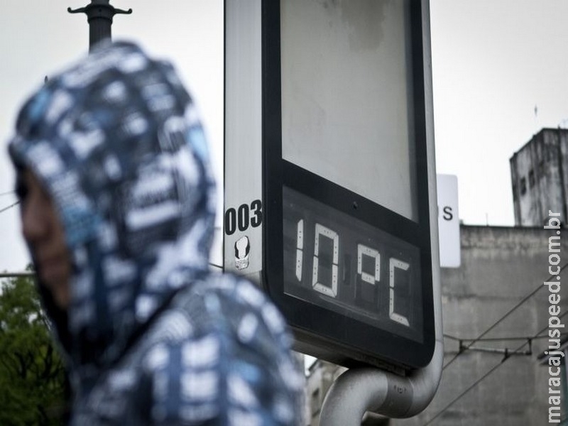 Quedas de temperatura estão associadas a aumento de AVC, mostra estudo Quedas de temperatura estão associadas a aumento de AVC, mostra estudo
