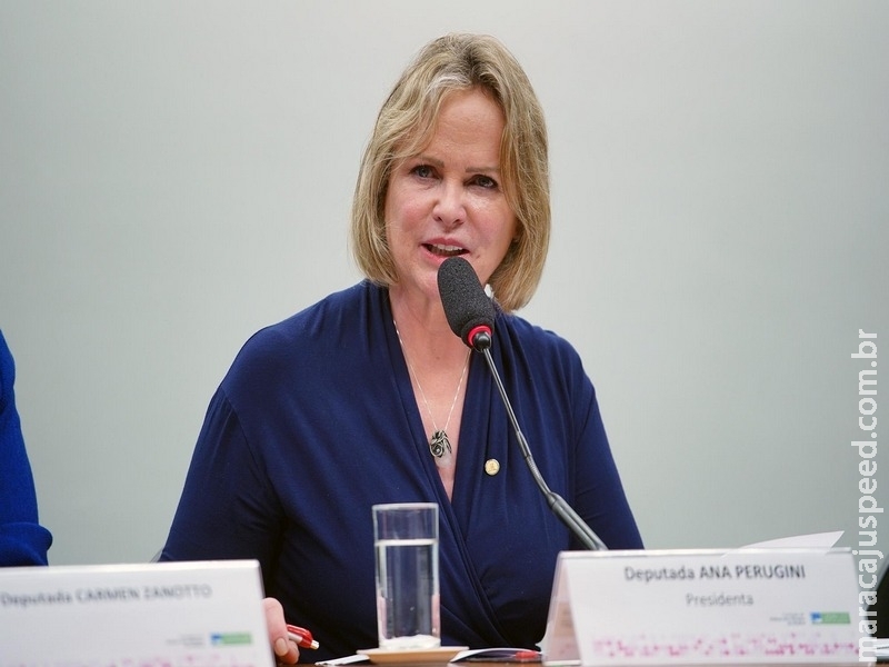 Reserva de 30% de fundo de campanha para mulheres poderá alavancar candidaturas femininas, avaliam debatedoras Reserva de 30% de fundo de campanha para mulheres poderá alavancar candidaturas femininas, avaliam debatedoras