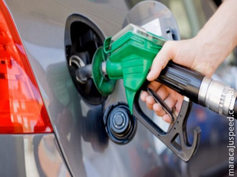 Segunda vez na semana: Petrobras aumenta gasolina em 1,3% nas refinarias Segunda vez na semana: Petrobras aumenta gasolina em 1,3% nas refinarias