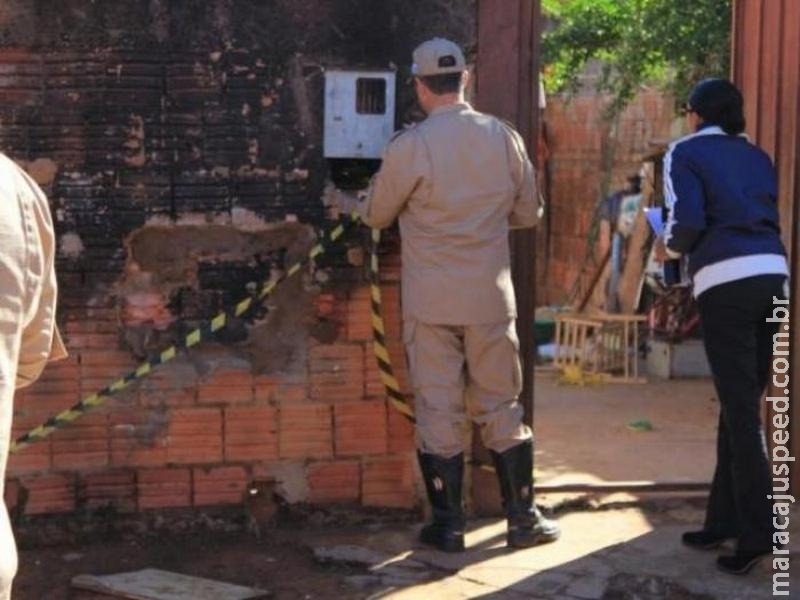 Casa com 7 crianças pega fogo e bebê de 9 meses fica ferido