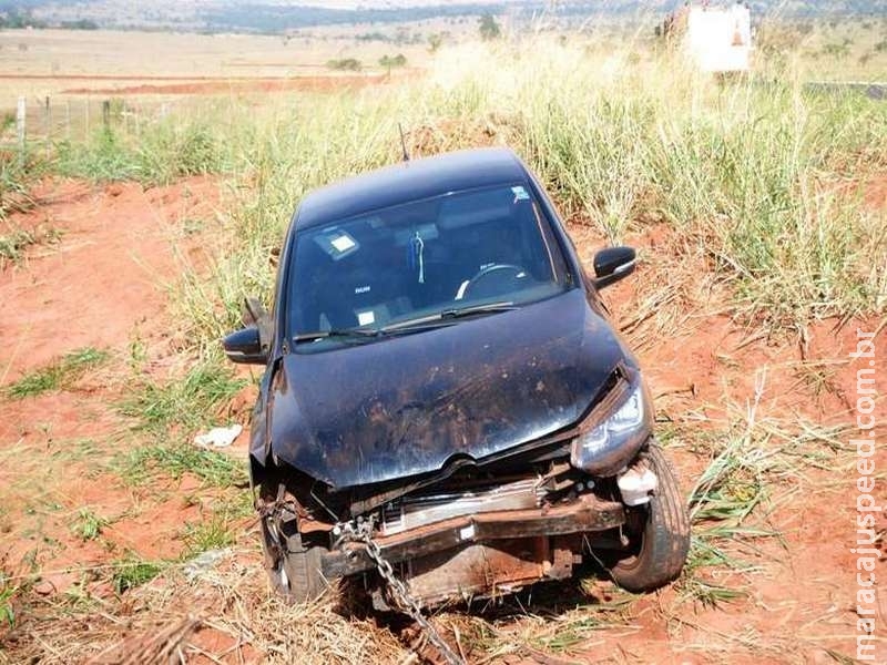 Casal de idoso fica ferido após veículo sair da pista na MS-395